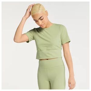 New with tags, Women’s Athletic FLX Crop Top Shirt